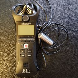 Zoom H1n Handheld Audio Recorder