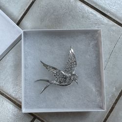 Sarah Coventry Silver-tone Dove Bird Brooch