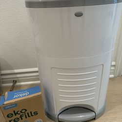 dekor Plus Hands-Free Diaper Pail