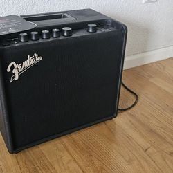 Fender MUSTANG LT NEW 