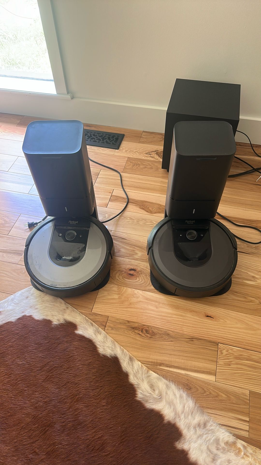 Roomba i7 And i8 - Fully Functional With Spare Parts