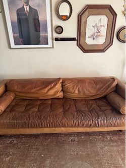 Article  - Leather couch