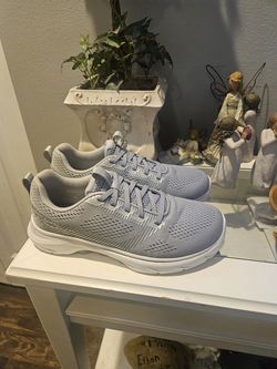 Women's Grey sketchers 7.5 Slip on