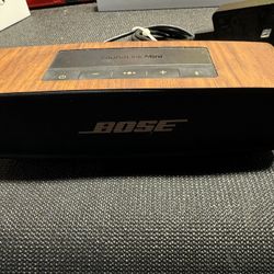 Bose Soundlink Mini With Charging Cable