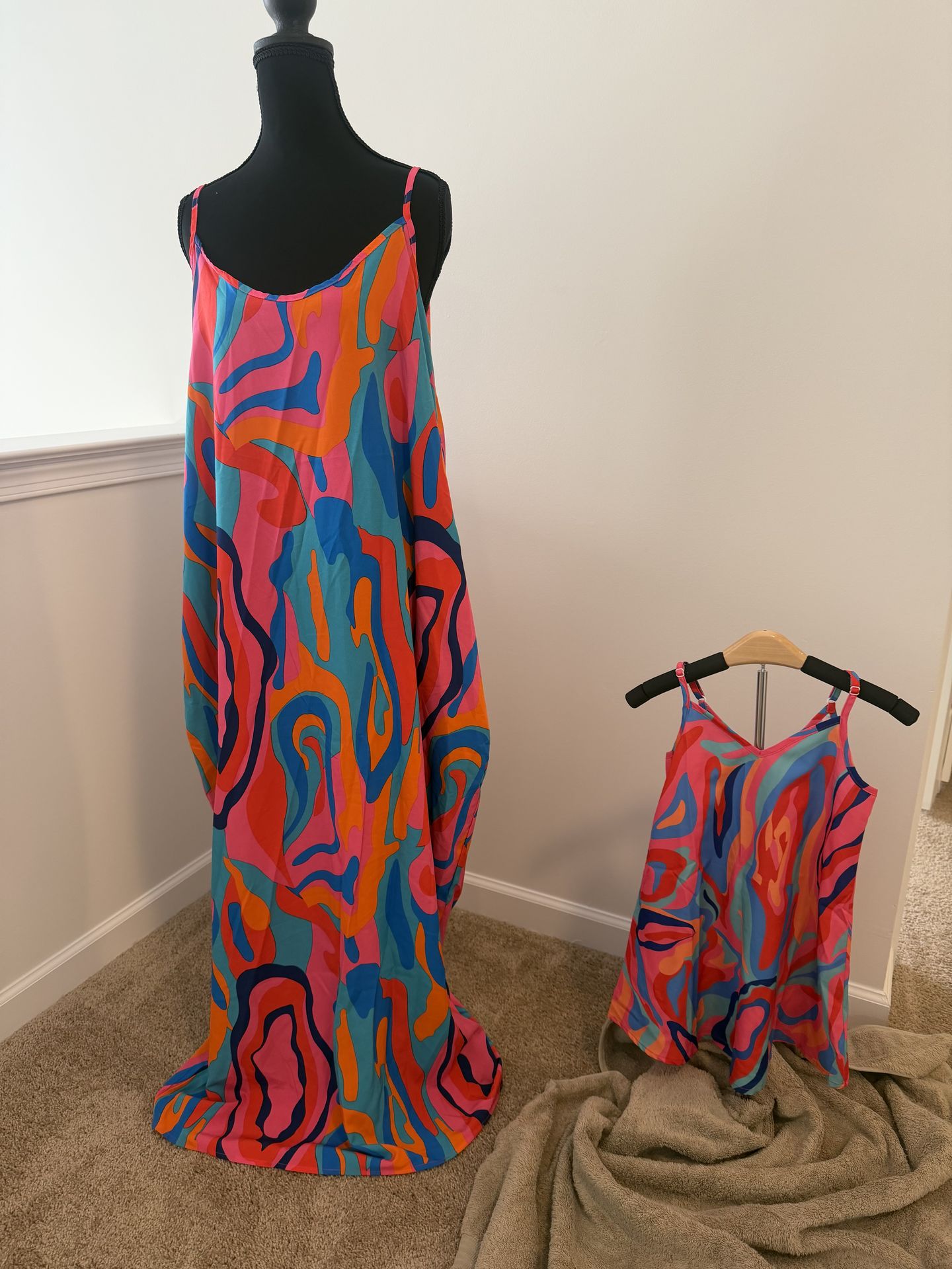Vibrant Vacation Mom & Me Matching Maxi Dresses – Women’s 8/10 + Toddler 4Y – Bold Colorful Print