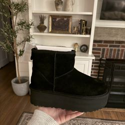 Classic Mini Platform Uggs 
