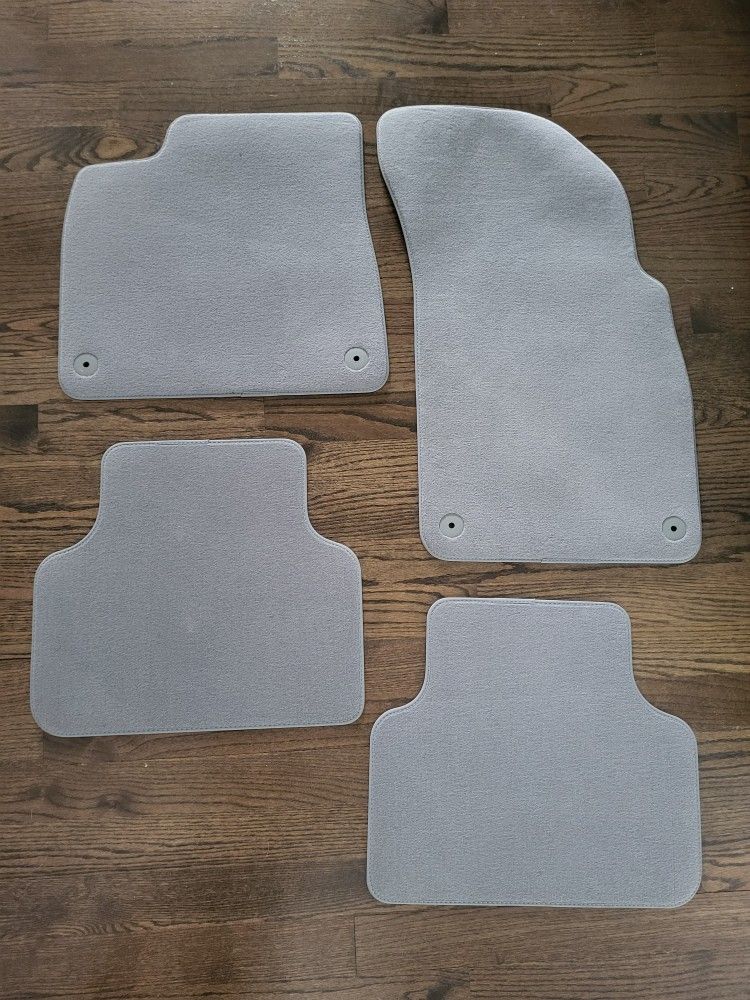 New Floor Mats For Audi Q7 2016-2024