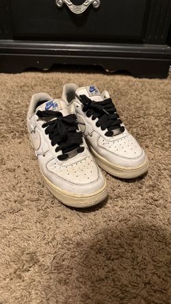 Nike Air Force 1’s Hyper Royal