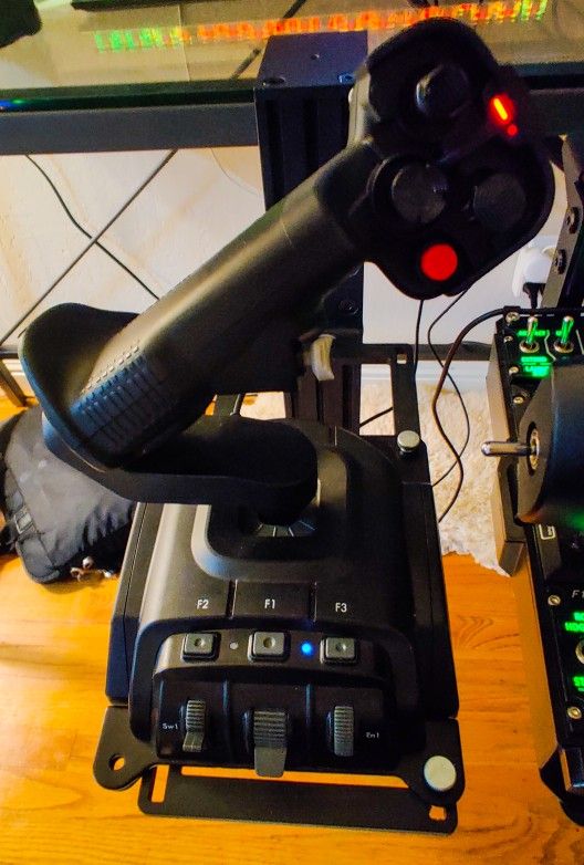 VKB Gladiator NXT Evo Omni Left-hand Throttle with desk mount (plus bonus joystick mount).