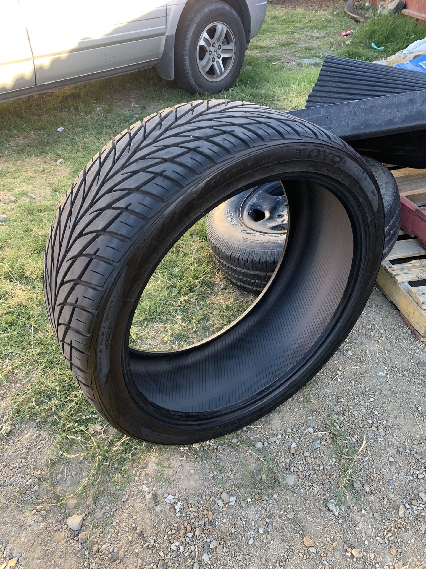 305/35R24 new tire