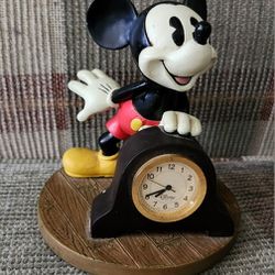 Vintage Disney Mickie Mouse with Quartz Clock 