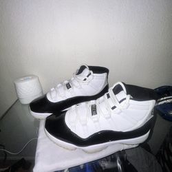 Black White Gold