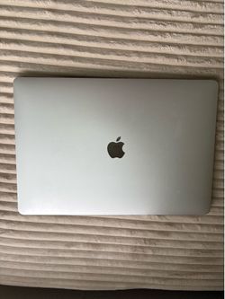 MacBook Pro 15" 2018 (i7 / 16GB / 512GB)