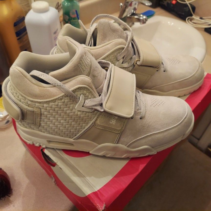 Victor Cruzz Tennis Shoes