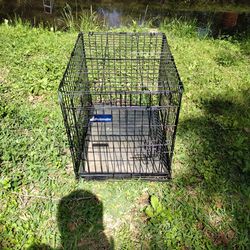 Small Petmate Pet cage 18w X 24 X 21h With Trey 