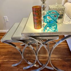 Set Of 3 Gorgeous Mirrored Nesting Tables 