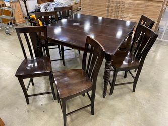 BASSETT Dark Finished Counter Height Rectangle-to-Square Dining Table with Spiral Carved Legs and 6 Chairs and 1 Leaf Extension