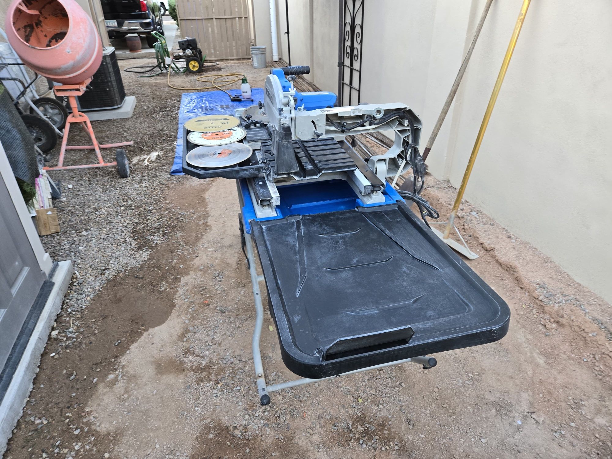 Kobalt 15.0-Amp 10-in-Blade Sliding Table TileSaw withStand