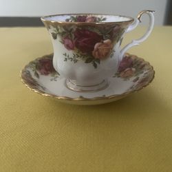 Royal Albert Bone China Tea Cup Set  