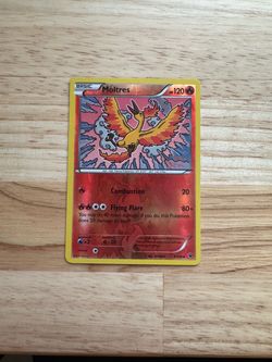 Moltres Reverse Holo Rare fates collide 9/124