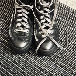 Black Boots 