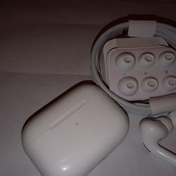 Airpods Pro 2nd Gen  USB C Charging Case 