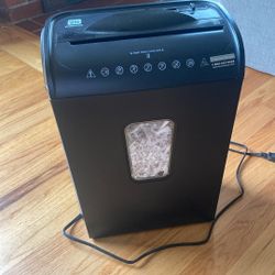 Paper Shredder With Credit Card Shredder