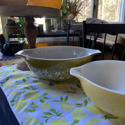 Pyrex Bowl Set