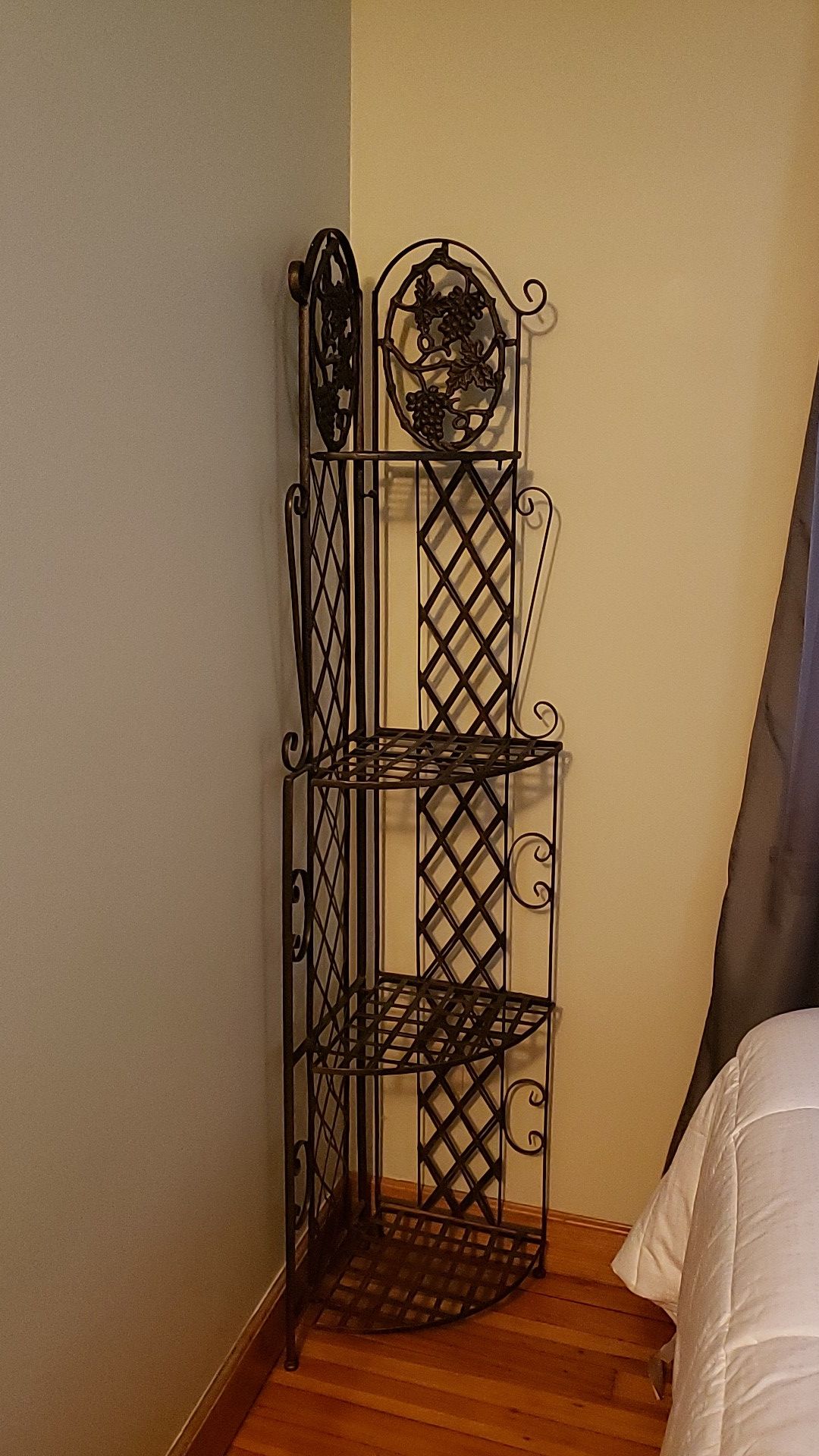 Cookware or plant stand iron metal