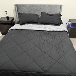 Cama Con Colchón Queen Y 2 Mesas Con led 6 Meses De Uso