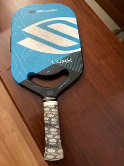Selkirk luxx pickleball paddle