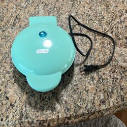 Dash Mini Maker Waffle