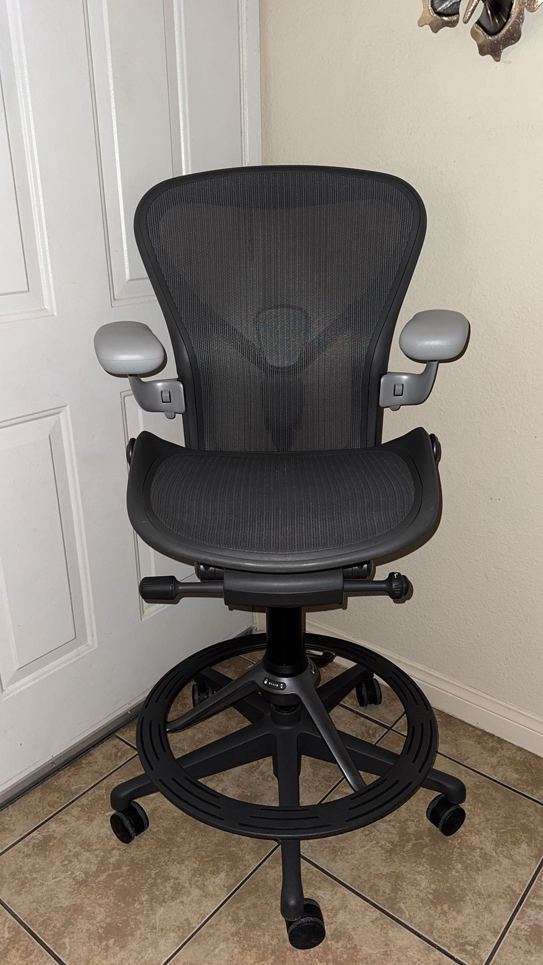 Herman Miller Remastered Stool Chair Size (B)