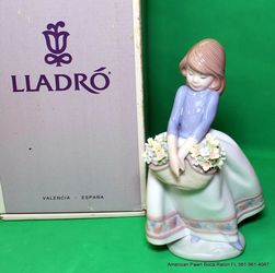 Lladro Spain Figurine 5467 MAY FLOWERS Girl with Basket of Flower 01005467