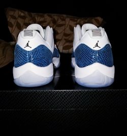 Jordan 11 Low "Snake Navy" (2019)