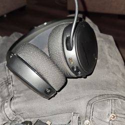 Steelseries Artic Nova 7 Gaming Headphones 