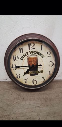 Big 20 inch clock pickup 2-8:30 pm rainbow/charleston cash only read description