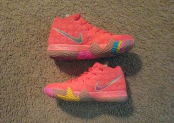 KYRIE 4 LUCKY CHARMS BOYS SHOES SIZE 3.5 for Sale in Monterey Park