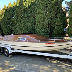 1977 23ft Caldwell Berkeley water jet fiberglass 455 with Berkeley out drive with Boat trailer