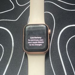 Apple Watch SE rose Gold 40m (With Charger)