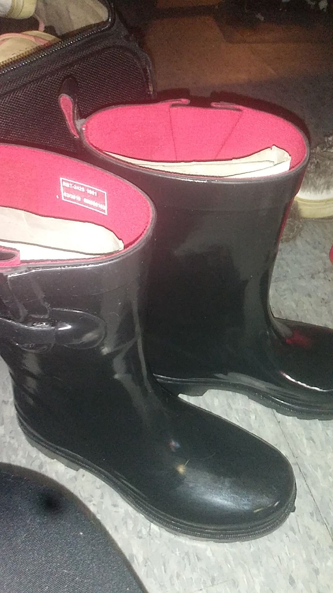 Capelli new york black rain boots