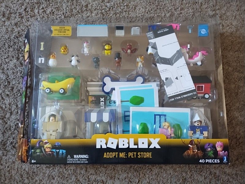 Roblox Adopt Me: Pet Store Deluxe Playset Collection - 40 Pieces for ...