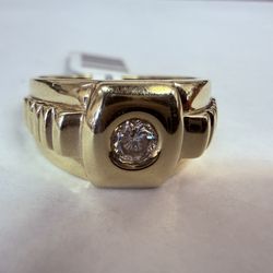 10K Gold & Diamond Solitaire Ring