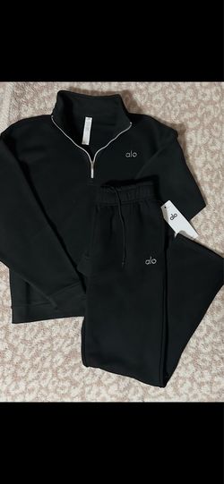 Alo Black 1/4 Zip Up and Sweatpants set $135 **READ DESCRIPTION**
