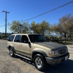 2001 Ford Explorer