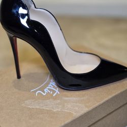 Christian Louboutin Size 40