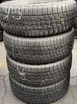 4 Llantas Usadas Falken Wildpeak AT 225/60/17 $250 las 4