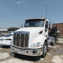 2018 Peterbilt Car Hauler