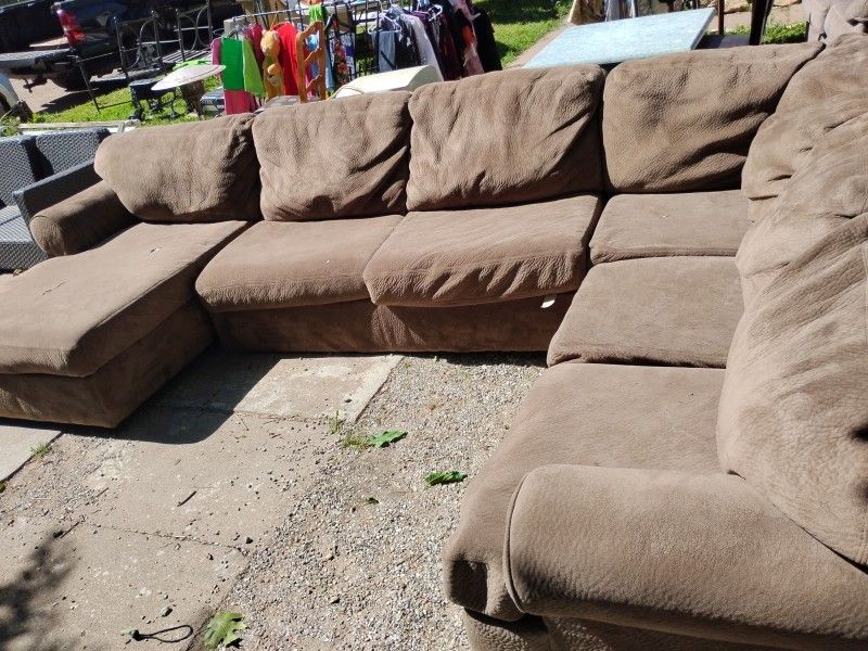 Big Huge Sectional For 170 At Yard Sale At 1432 S Ellis