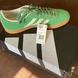 ADIDAS ( Tennis Shoes Size 11 1/2 )